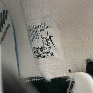 Kyrie Irving Flytrap 6